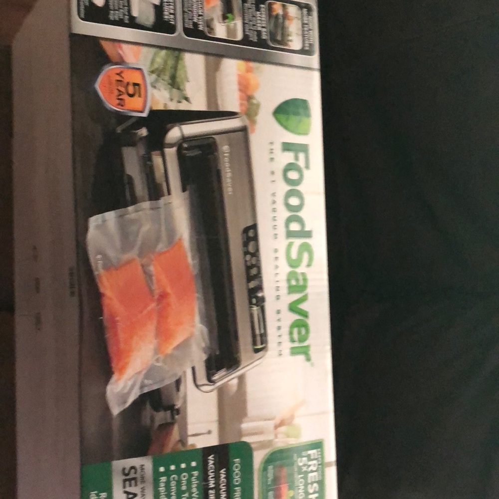 Food saver vacuum sealing system